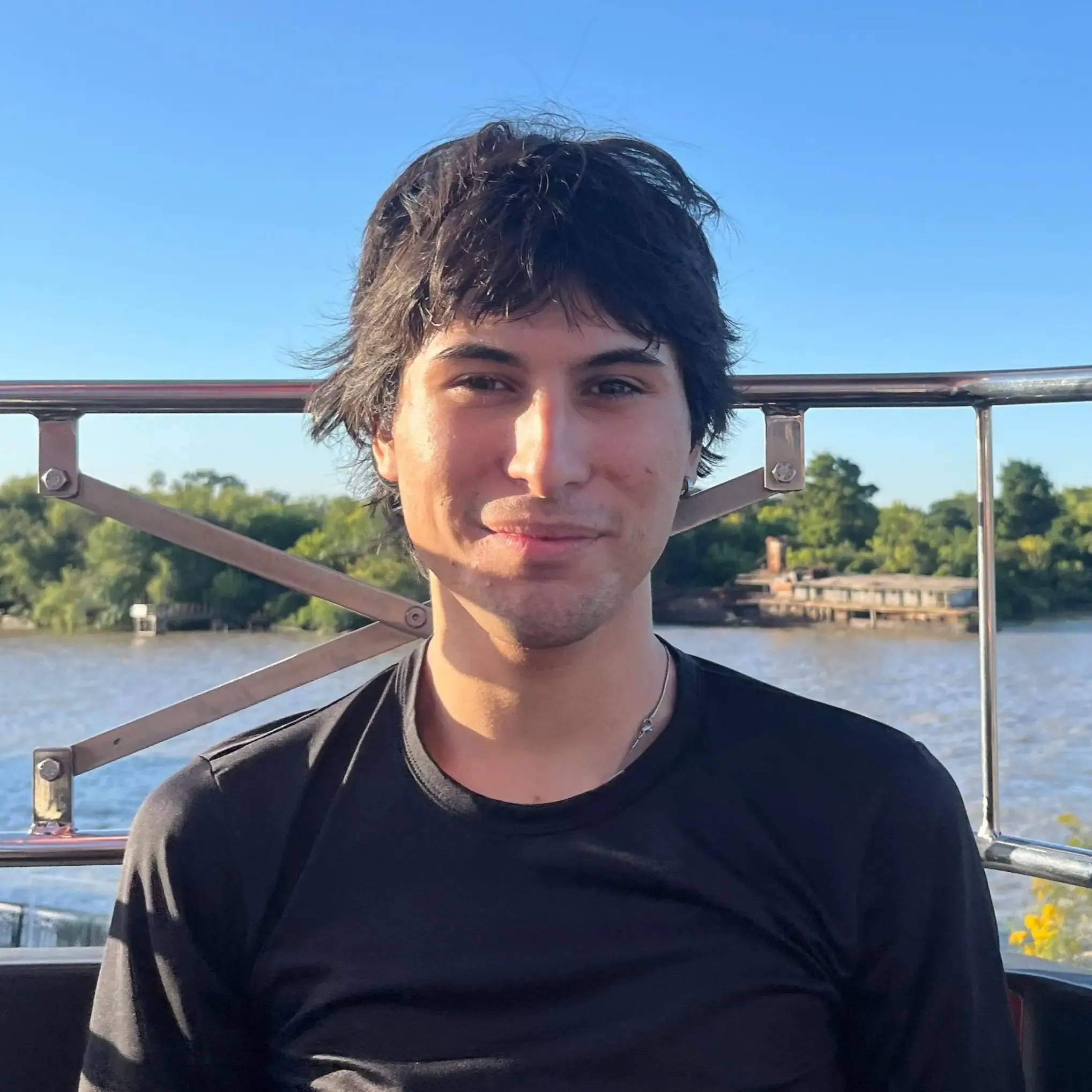 Retrato casual de Santiago Goncalvez - Desarrollador Web